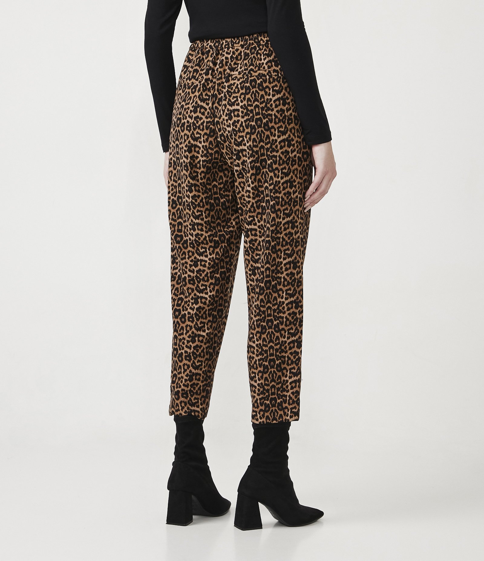 Calça Fluida com Estampa Animal Print Onça Marrom 3