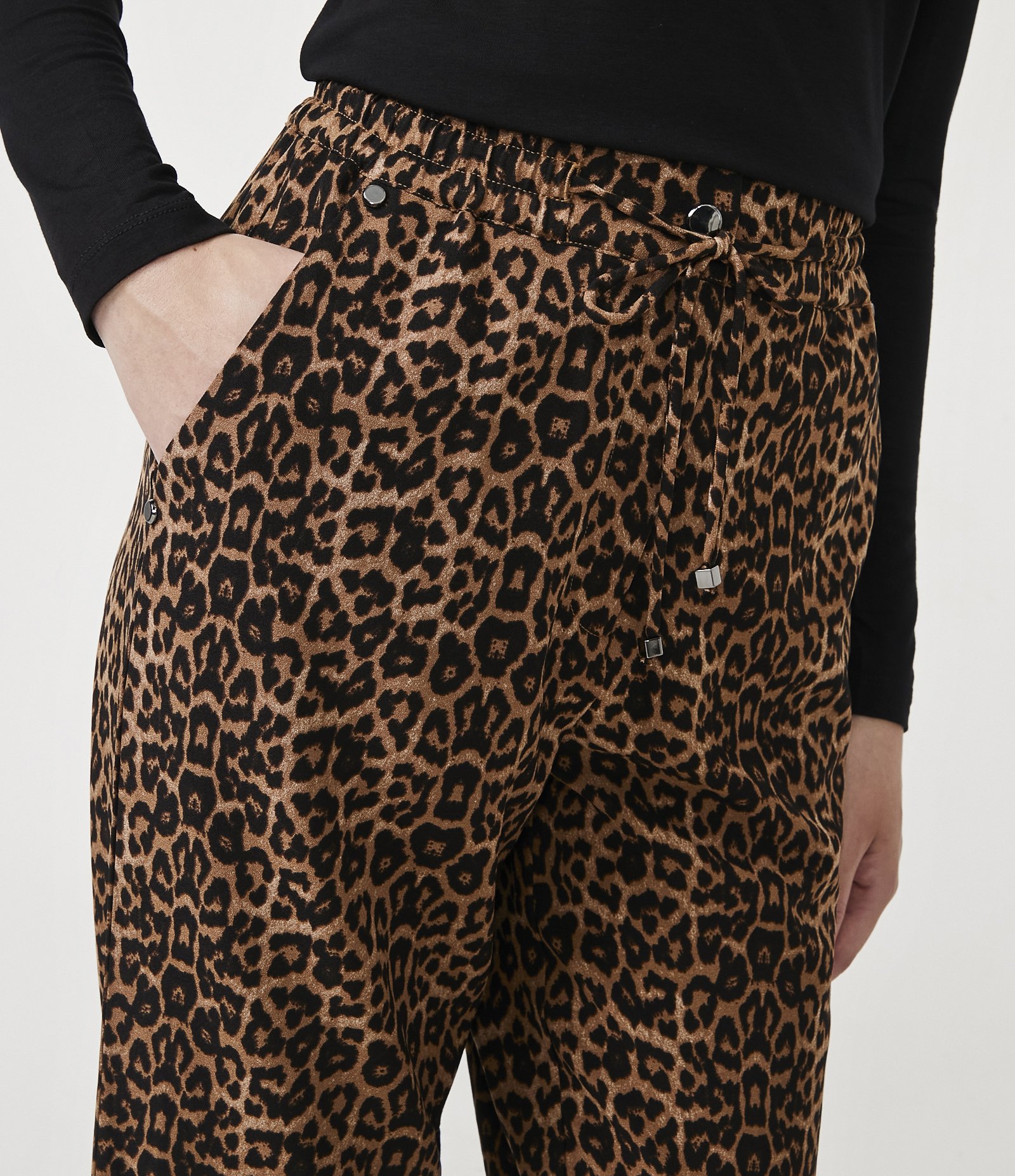 Calça Fluida com Estampa Animal Print Onça Marrom 4