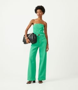 Calça em Sarja com Cintura Média