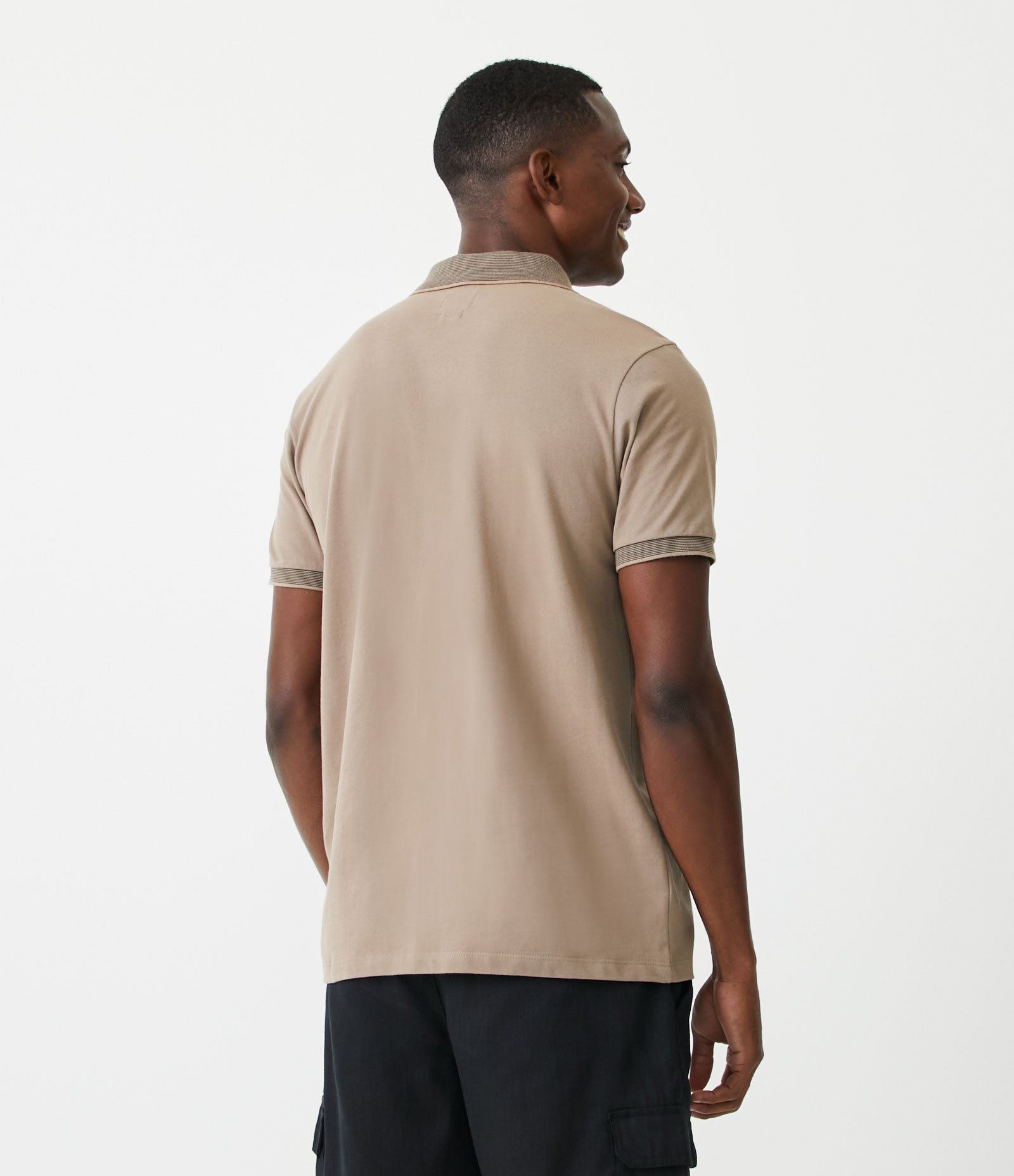 Camisa Polo Slim em Algodão com Botões e Detalhes Contrastantes 3