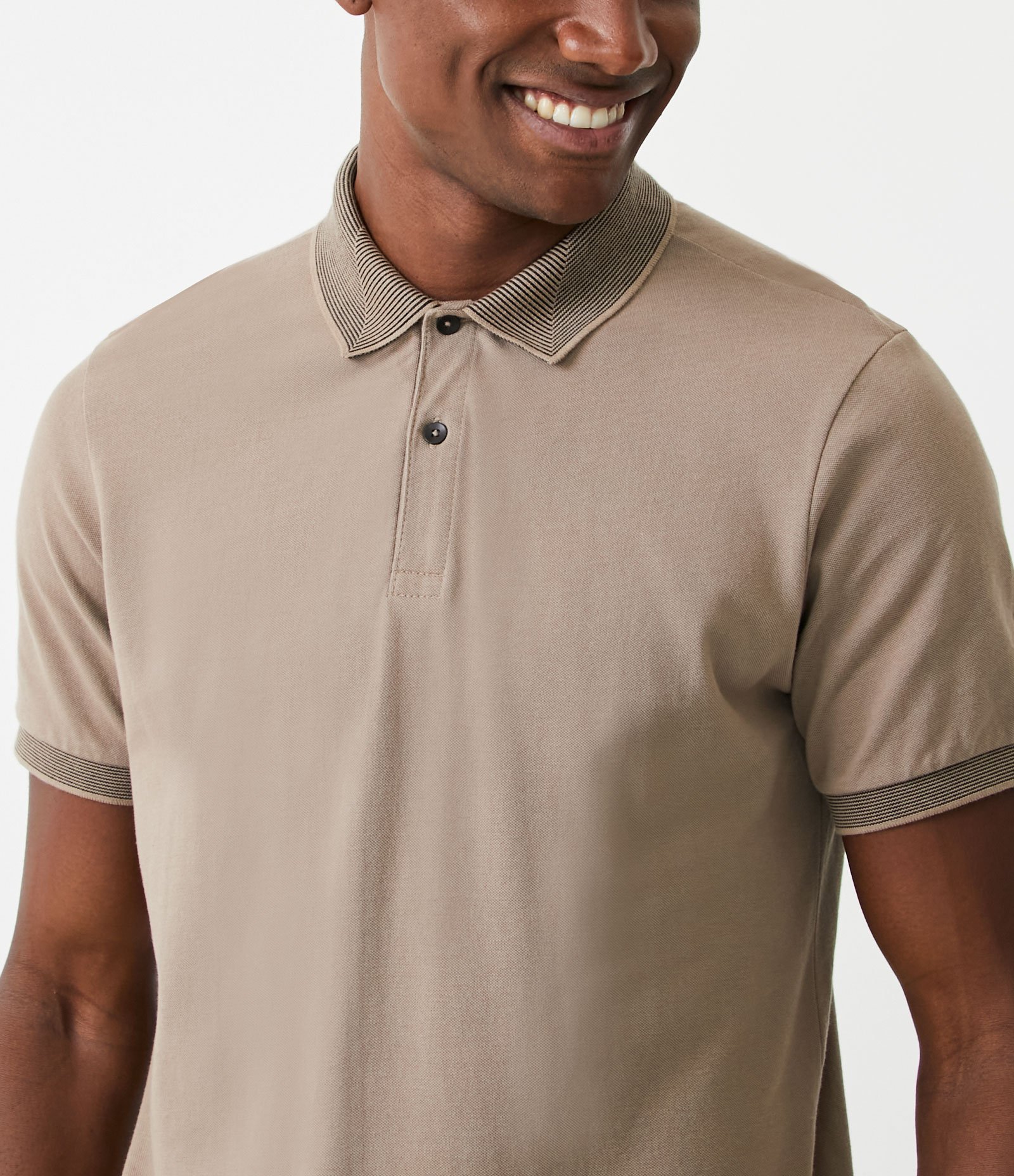 Camisa Polo Slim em Algodão com Botões e Detalhes Contrastantes 4