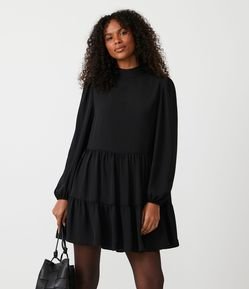 Vestido Curto em Chiffon com Botão nas Costas