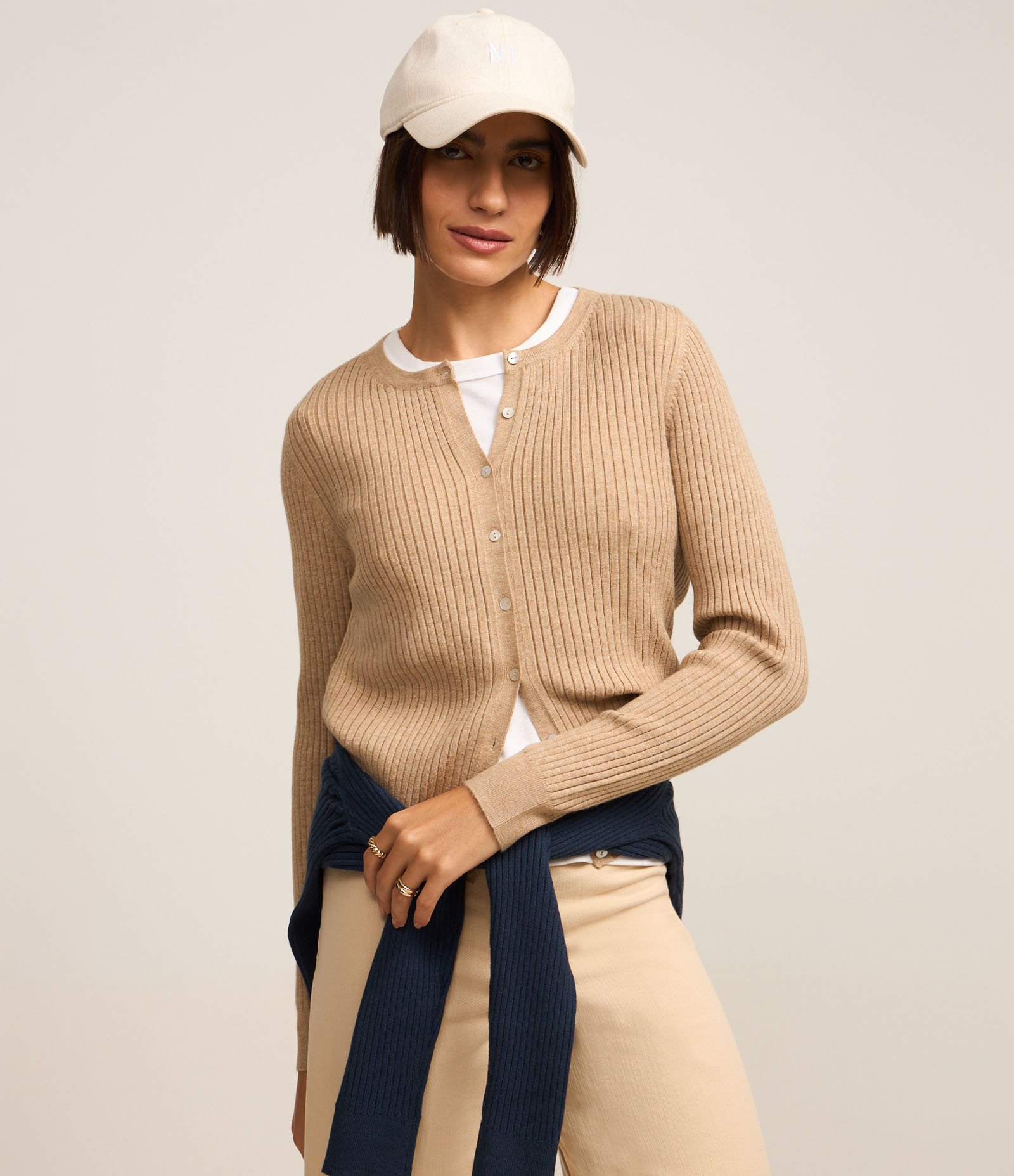 Cardigan Curto em Tricô com Textura Canelada Bege 3