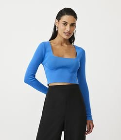 Blusa em Tricô com Manga Longa e Recorte no Busto
