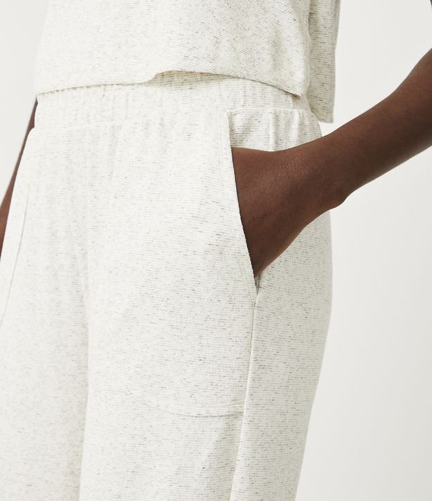 Calça Pantalona Esportiva em Viscose com Textura e Bolsos Off White 4