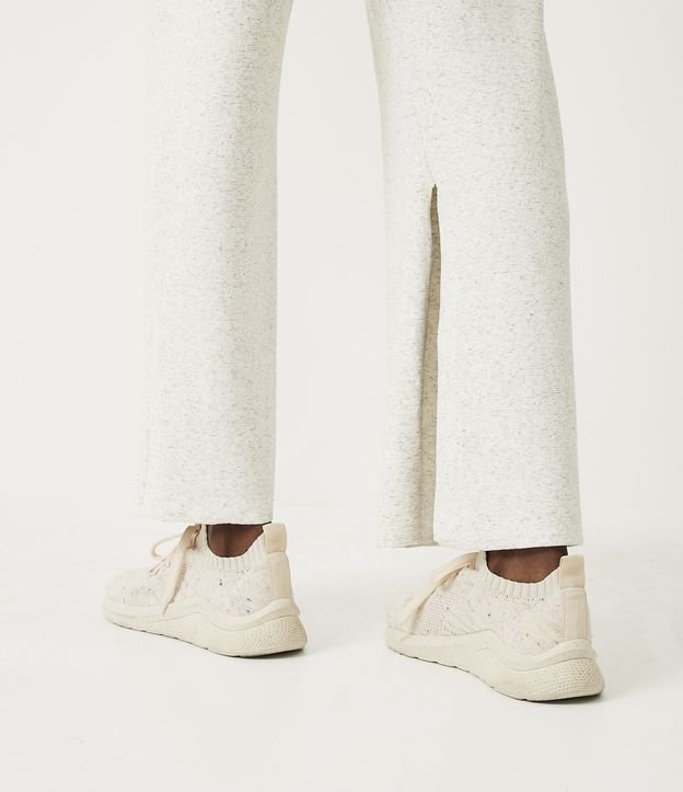 Calça Pantalona Esportiva em Viscose com Textura e Bolsos Off White 5