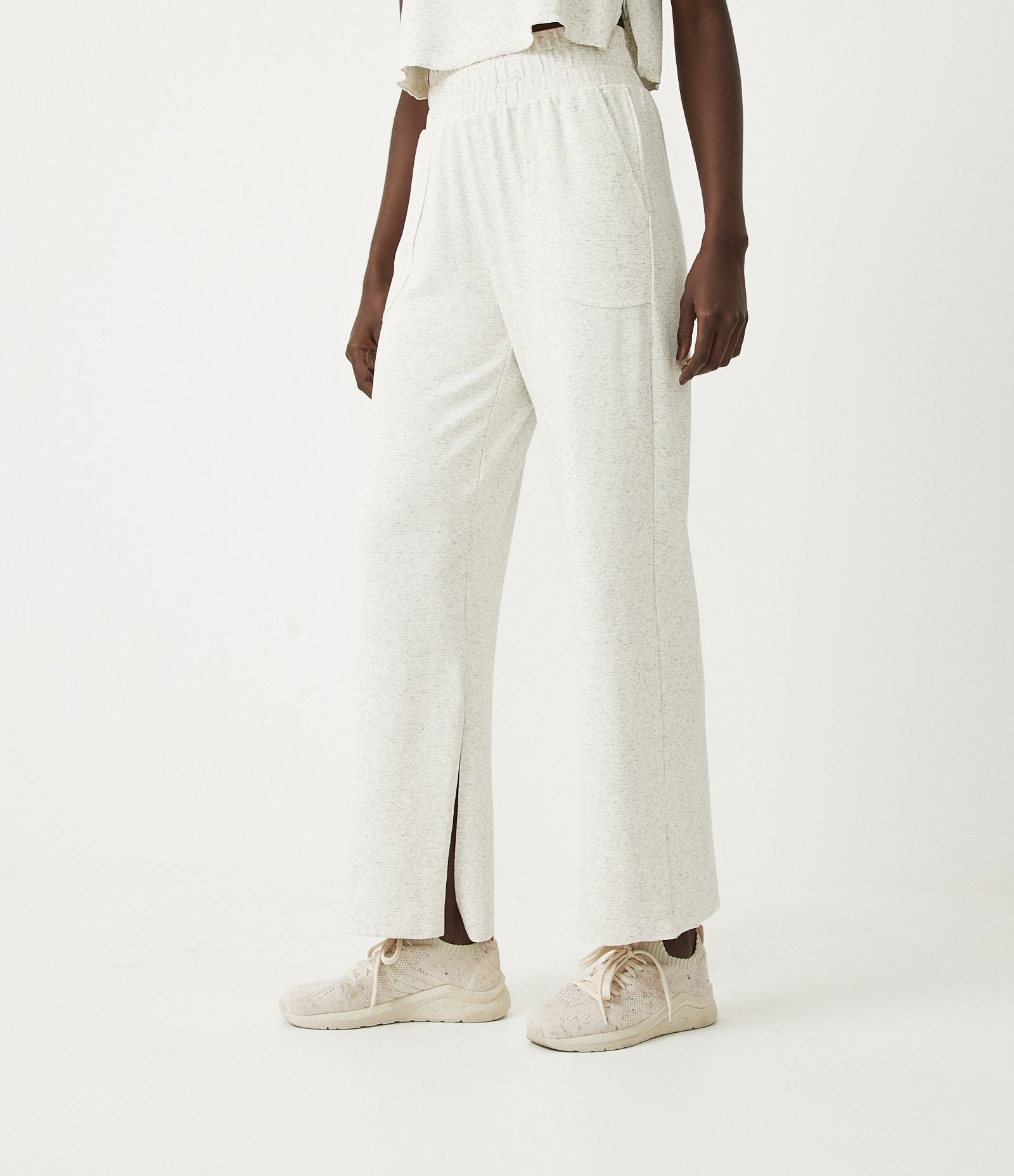 Calça Pantalona Esportiva em Viscose com Textura e Bolsos Off White 2