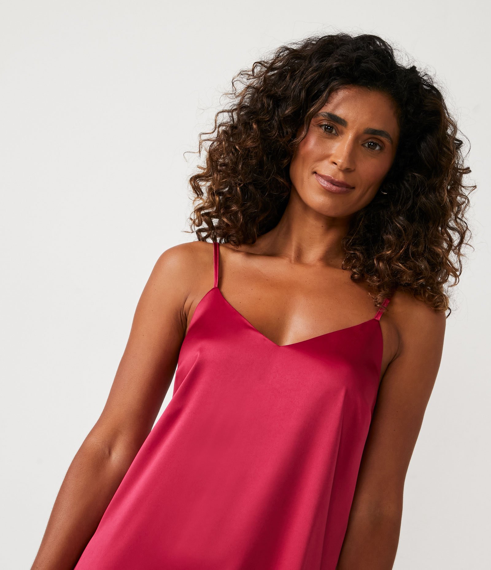 Camisola Midi em Cetim com Alcinha Regulável Vermelho Rosado 3