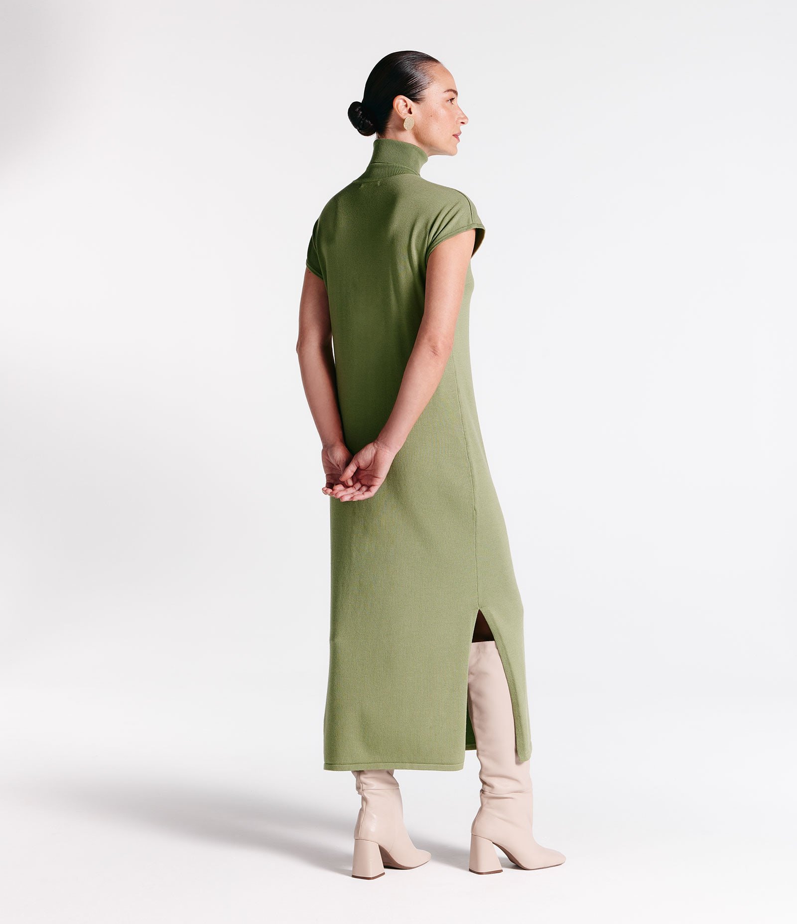 Vestido Midi em Tricô com Gola Alta e Manga Curta Sem Cava Verde 3