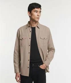 Camisa Comfort em Algodão com Bolsos Frontais