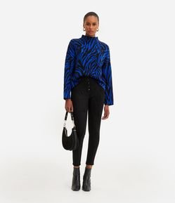 Calça Legging em Suede com Botões Contrastantes