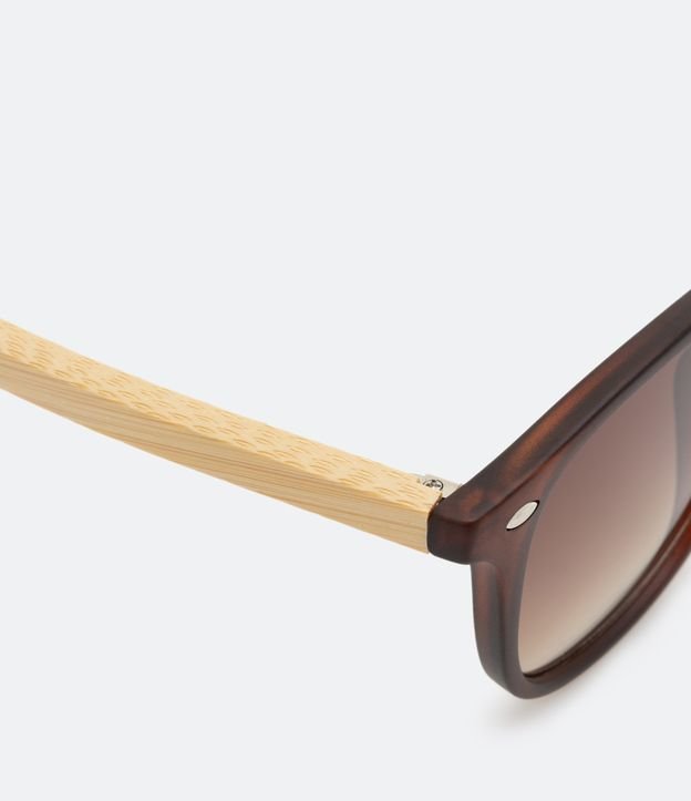 Óculos de Sol Quadrado com Hastes em Bambu e Lente Degradê Marrom 3