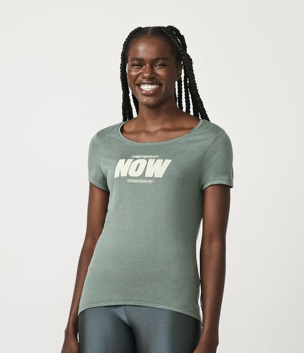 Camiseta Esportiva em Viscose com Estampa Now
