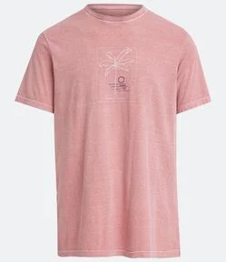 Camiseta Comfort em Algodão com Estampa Tropical