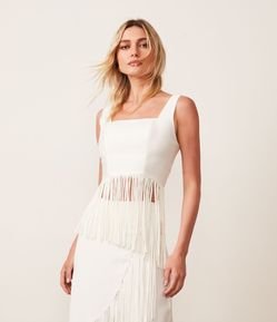 Blusa Cropped em Viscose com Decote Quadrado e Franjas