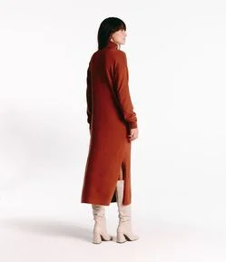 Vestido Midi em Tricô com Gola Alta e Manga Longa