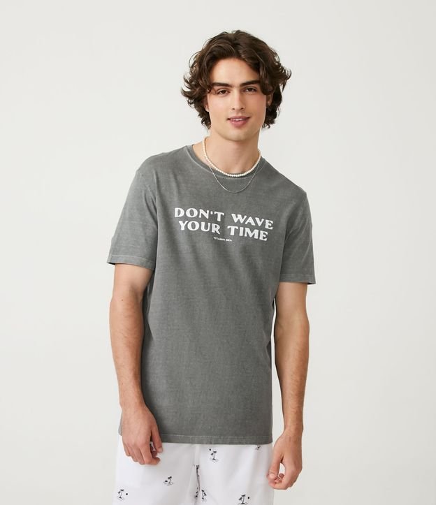 Camiseta Regular em Algodão com Estampa de Lettering - Cor: Preto - Tamanho: PP