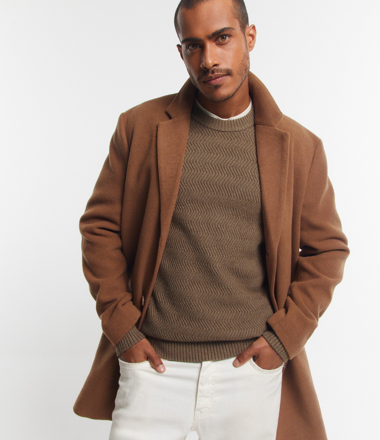 Casaco Alongado em Polivelour com Botões e Bolsos Marrom Claro 4