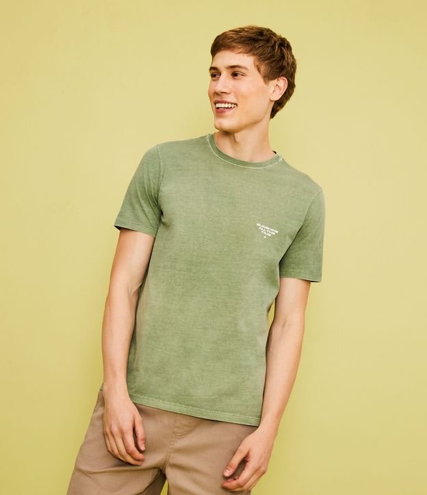 Camiseta Regular em Algodão Estonada com Estampa em Lettering - Cor: Verde Estonado - Tamanho: G