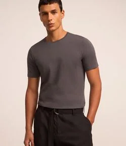 Camiseta Slim Básica em Algodão Peruano com Gola Redonda