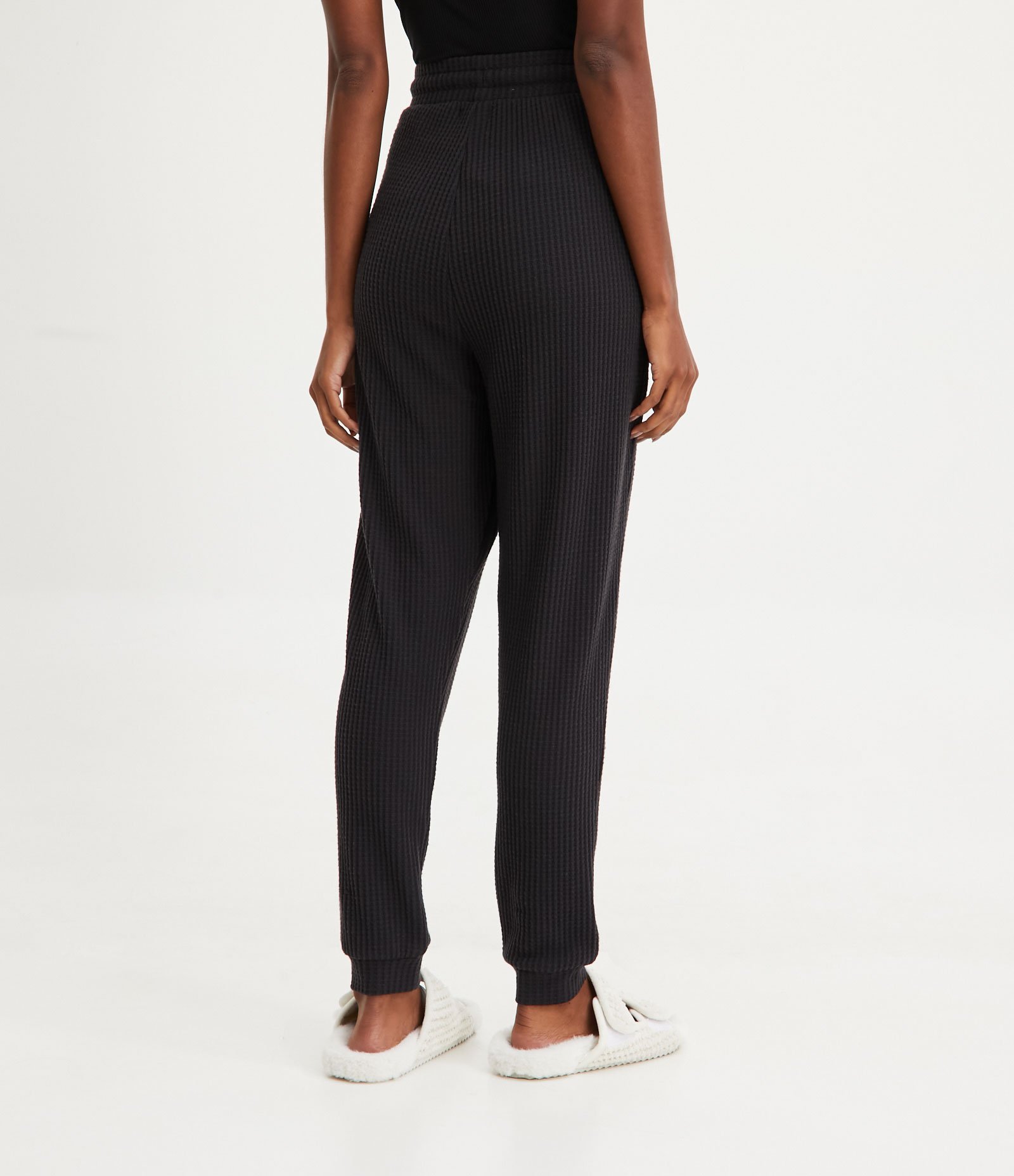 Calça de Pijama Jogger em Tricô com Textura e Amarração no Cós Preto 3