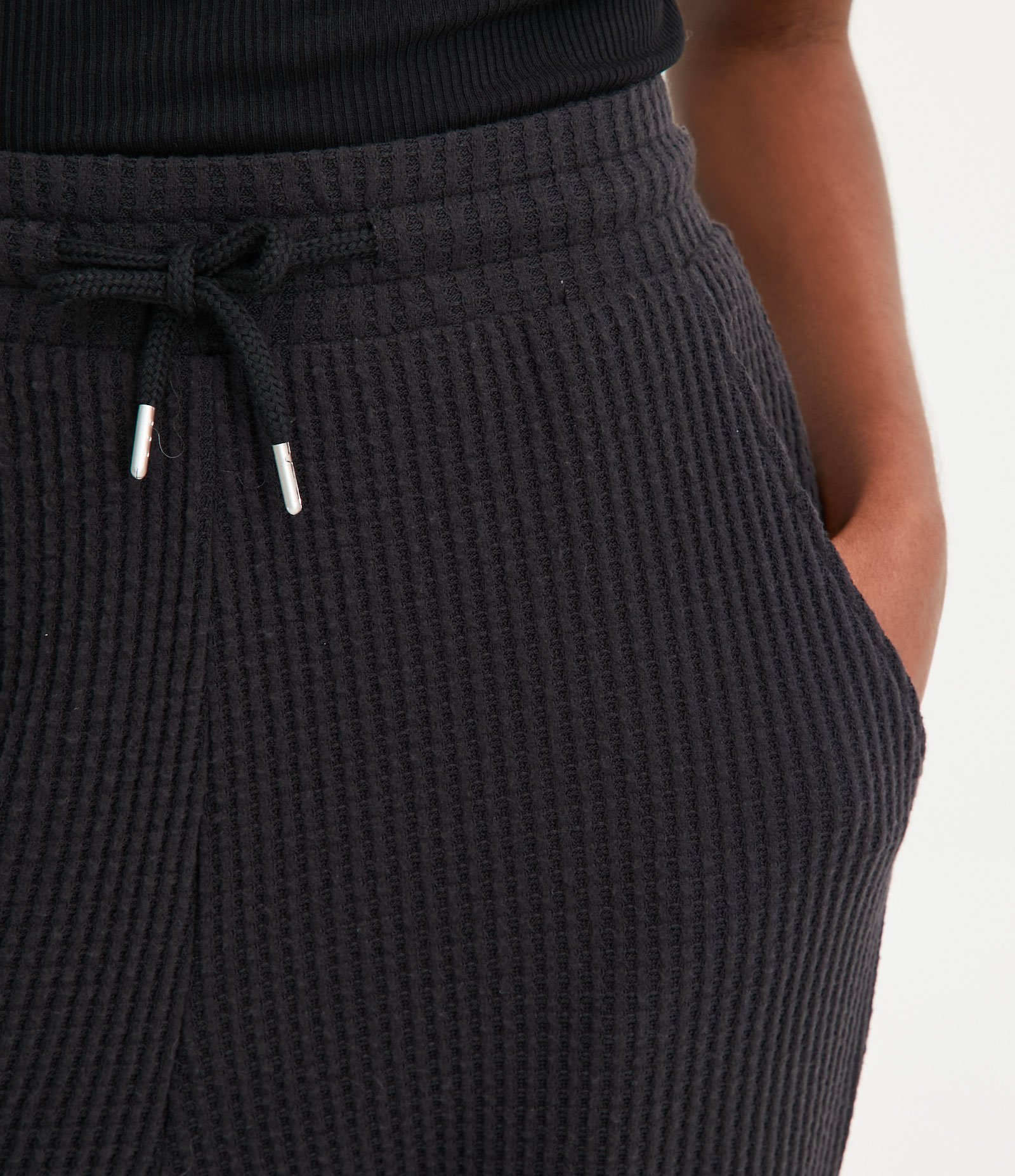 Calça de Pijama Jogger em Tricô com Textura e Amarração no Cós Preto 4