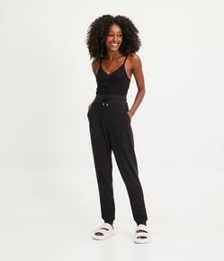 Calça de Pijama Jogger em Tricô com Textura e Amarração no Cós