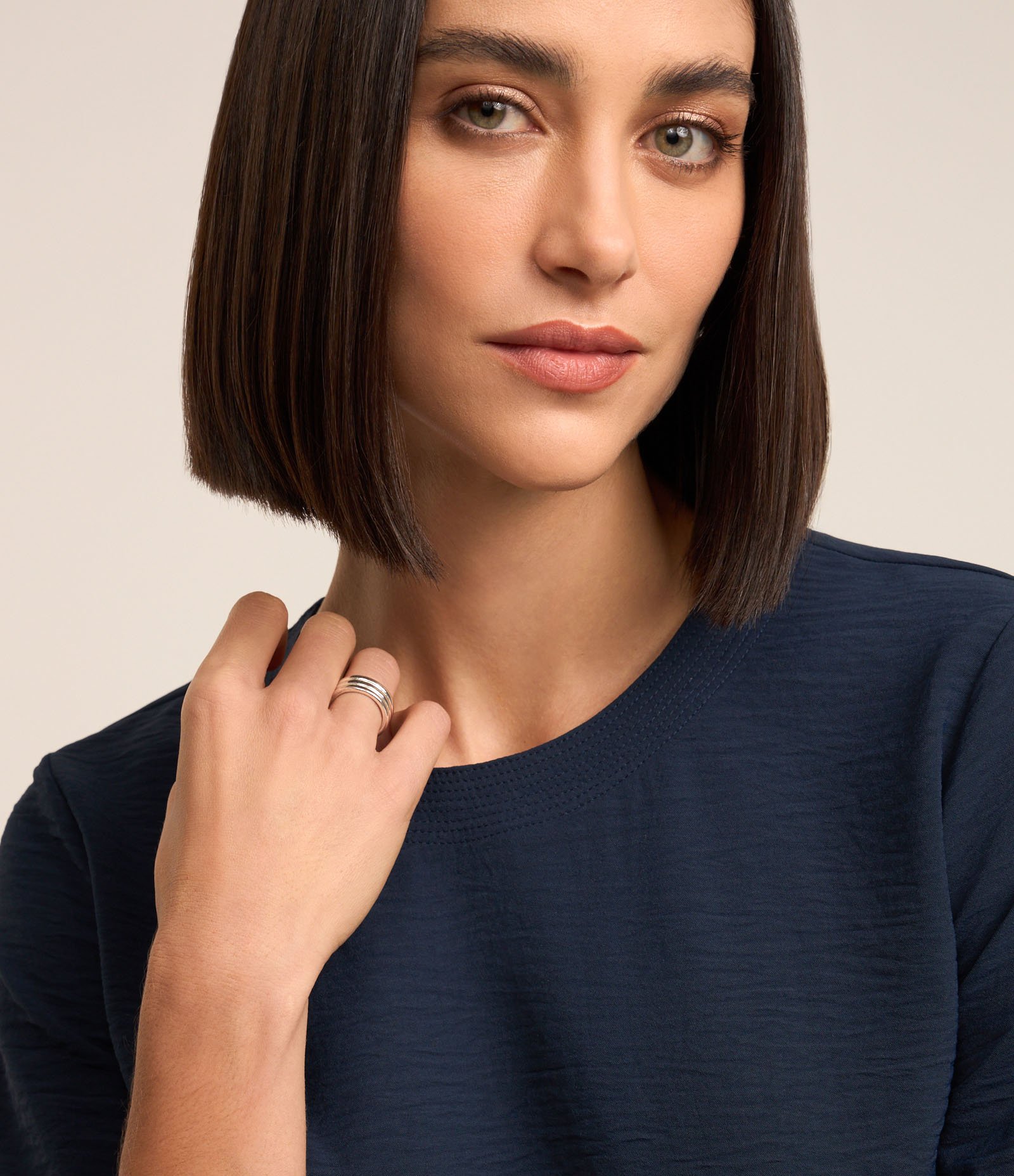 Blusa com Abertura nas Costas e Detalhes Pespontados 3