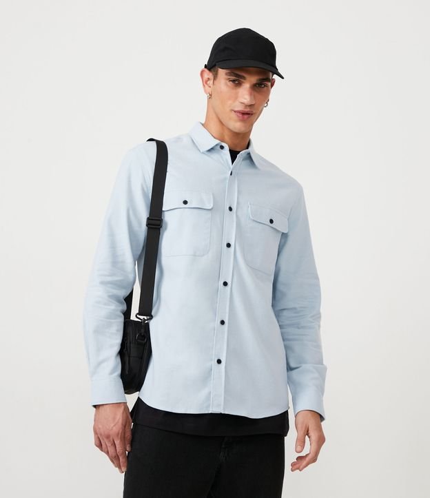 Camisa Regular em Algodão com Bolsos e Manga Longa - Cor: Azul - Tamanho: M