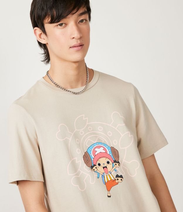 Camiseta Regular em Meia Malha com Estampa Tony Chopper One Piece Bege 4