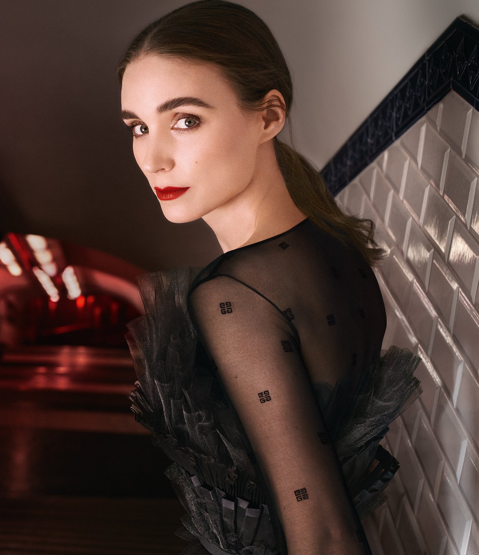 Perfume Givenchy L'Interdit Feminino Eau de Toilette 50ml 4