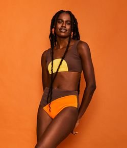 Biquíni Hot Pants com Recorte Contrastante