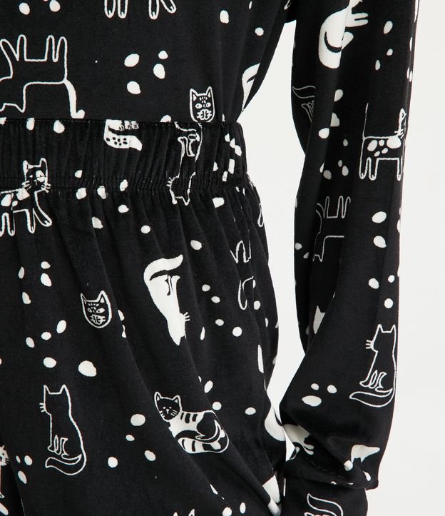 Pijama Largo en Plush con Estampado Gatitos Negro 4