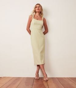 Vestido Midi em Malha Texturizada com Alça Franzida