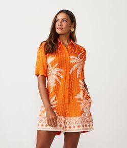 Macaquinho em Viscose com Manga Curta e Estampa Tropical