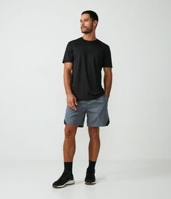 Bermuda Regular Esportiva com Cós Elástico e Detalhe Contrastante