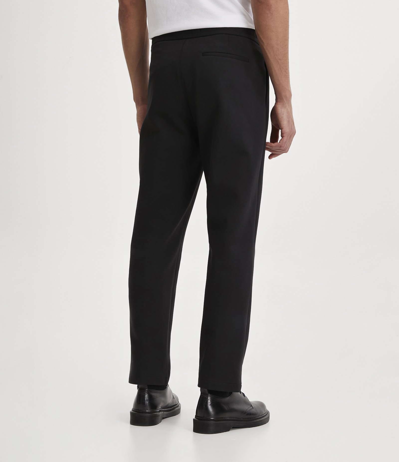 Calça Slim em Algodão com Bolso Embutido Preto 3