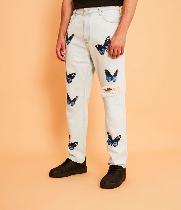 Pantalón Jeans Loose con Silks de Mariposas y Destroyed Azul 2