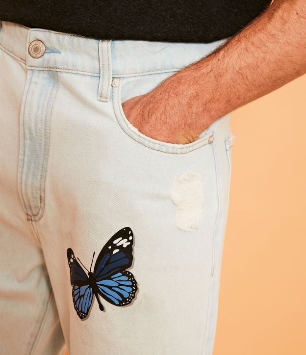 Pantalón Jeans Loose con Silks de Mariposas y Destroyed Azul 4
