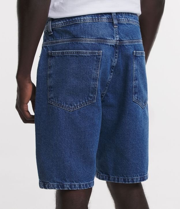 Bermuda Reta Loose Jeans com Bolsos Azul Médio 3