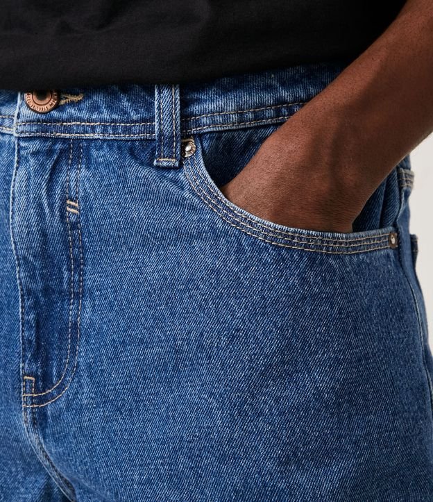Bermuda Reta Loose Jeans com Bolsos Azul 4