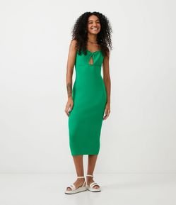 Vestido Midi em Tricô com Recorte Vazado no Busto