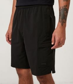 Bermuda com Cós Elástico e Bolsos Cargo Laterais