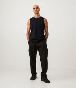 Pantalón Cargo en Microfibra con Cintura Elástica y Bolsillos Laterales