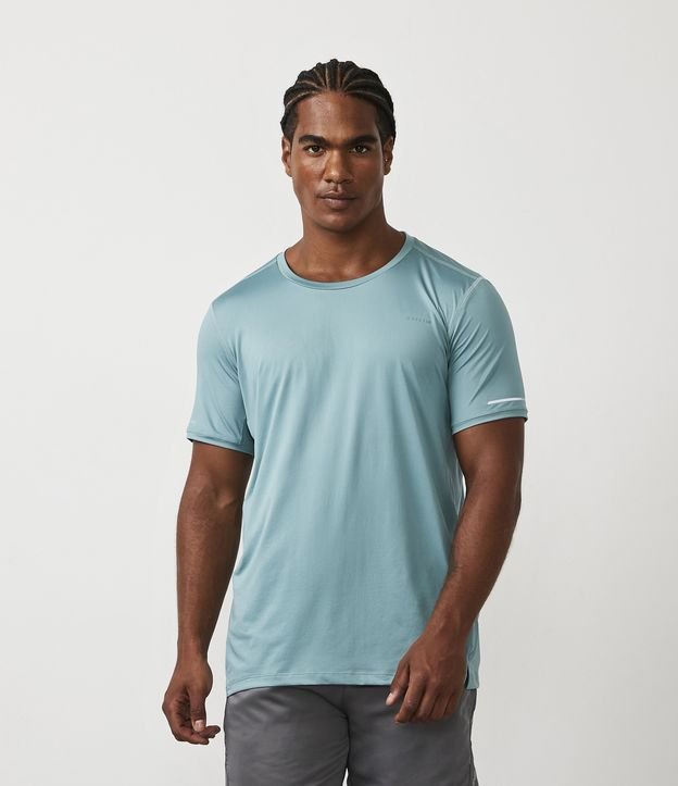 Camiseta Esportiva com Recortes Refletivos
