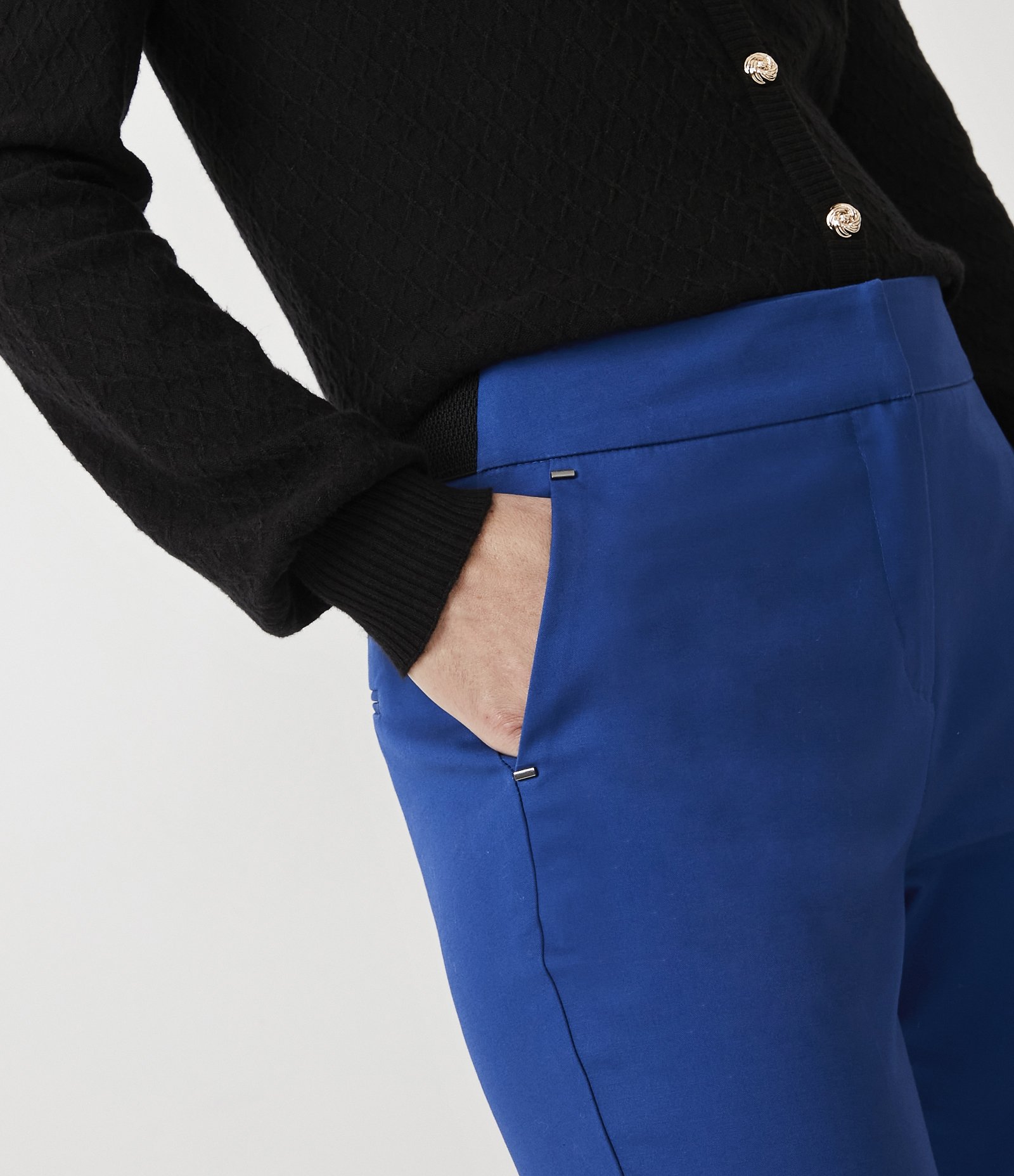 Calça Cigarrete em Algodão com Bolsos Azul Escuro 4