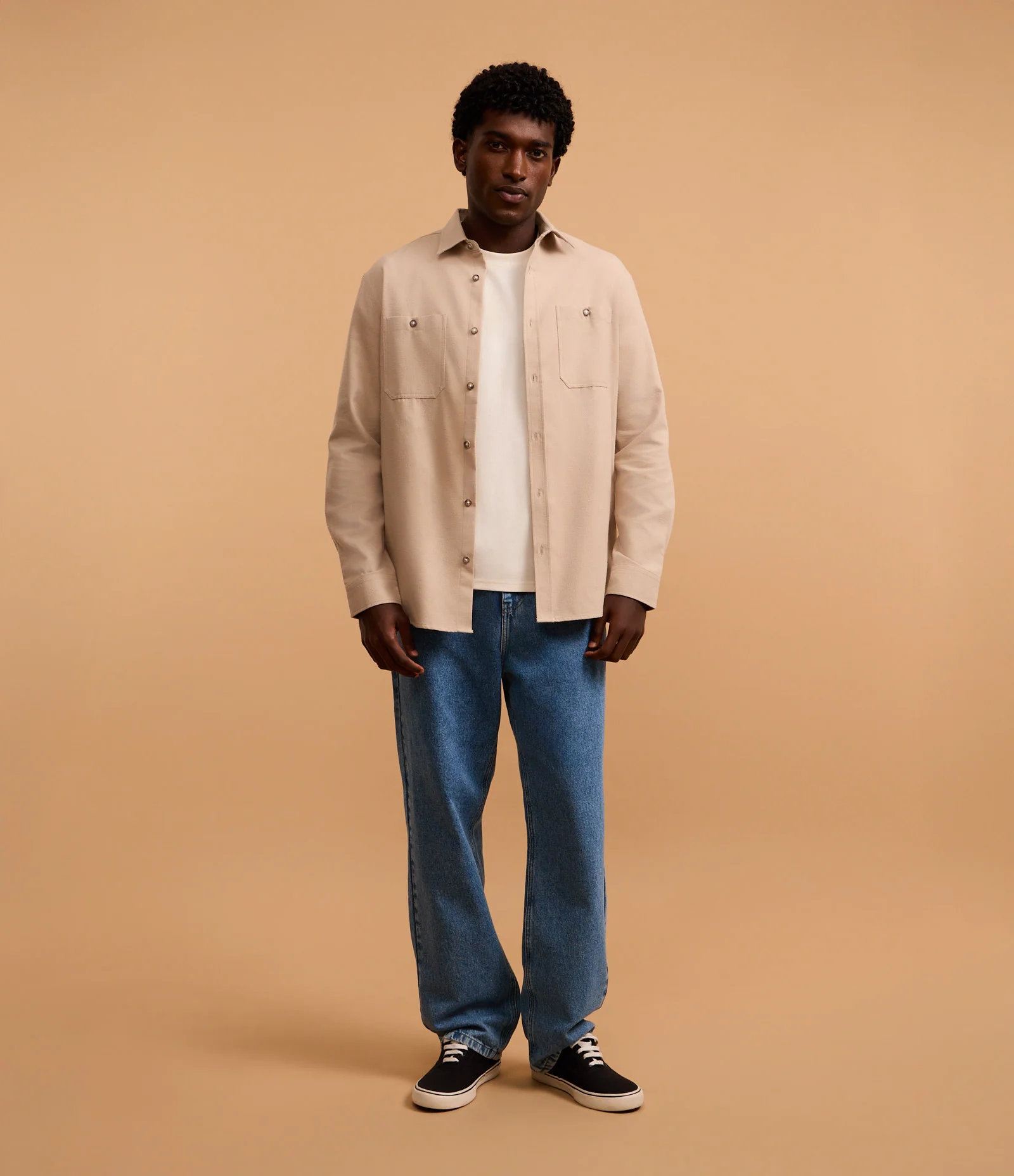 Camisa Regular em Flanela com 02 Bolsos Cinza Claro 2