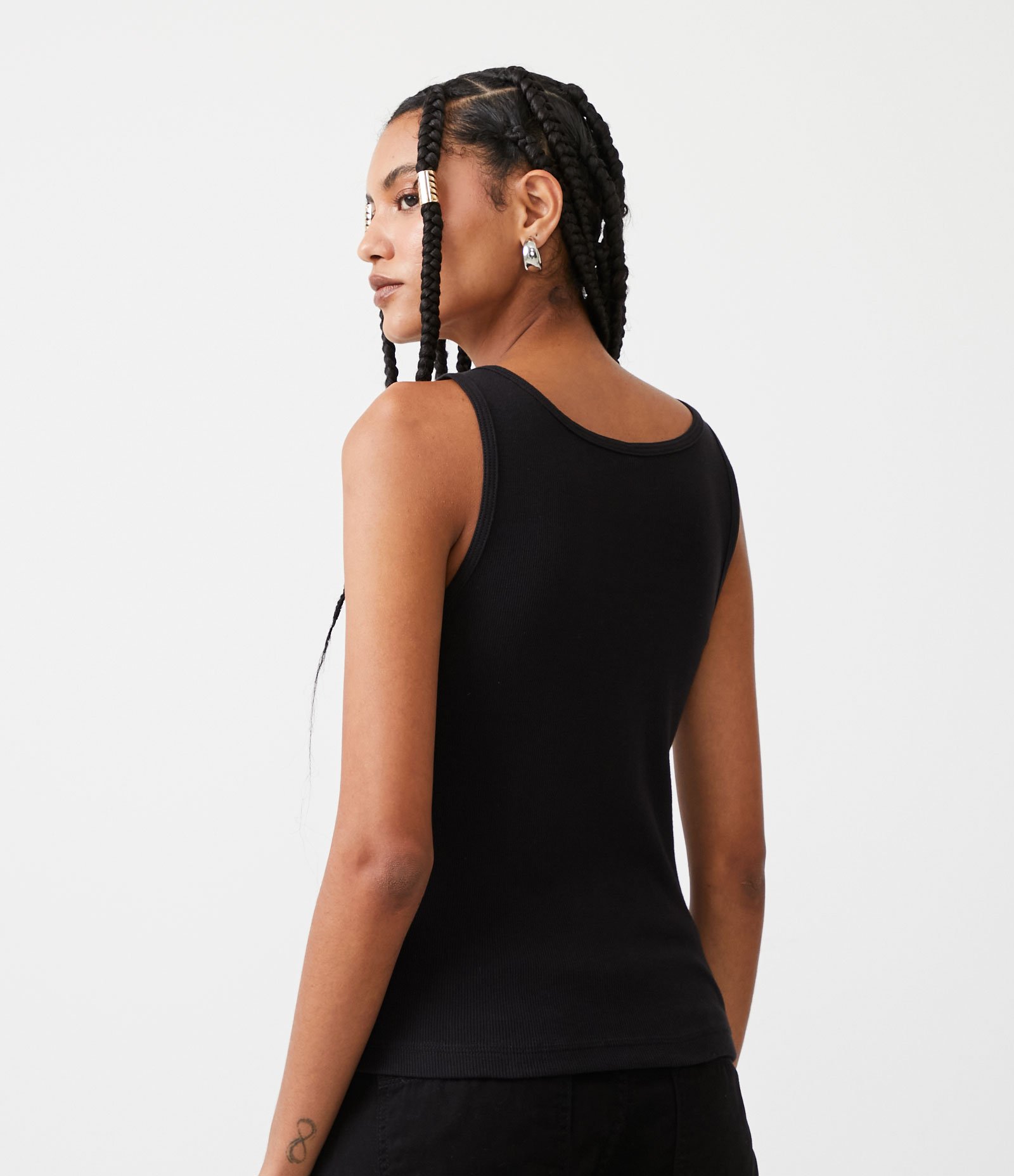 Blusa Regata em Algodão com Decote U Preto 3