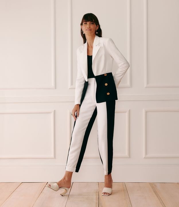 Calça Reta em Viscose com Barra Dobrada