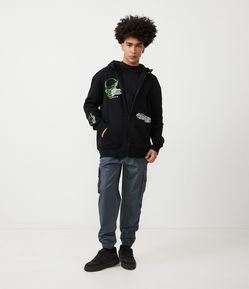 Calça Jogger em Algodão com Elástico no Cós e Bolsos Táticos